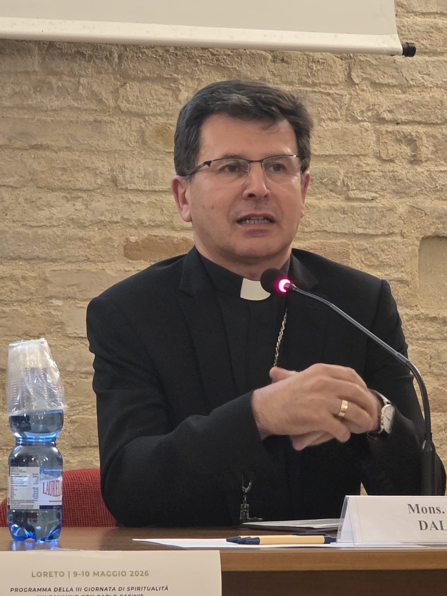 L'arcivescovo di Loreto monsignor Fabio Dal Cin