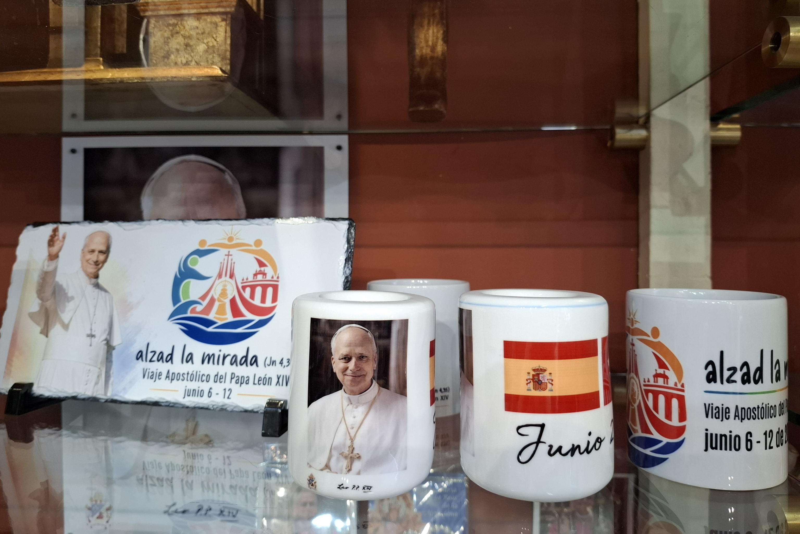 I ricordi creati per la visita di papa Leone XIV in Spagna / ANSA