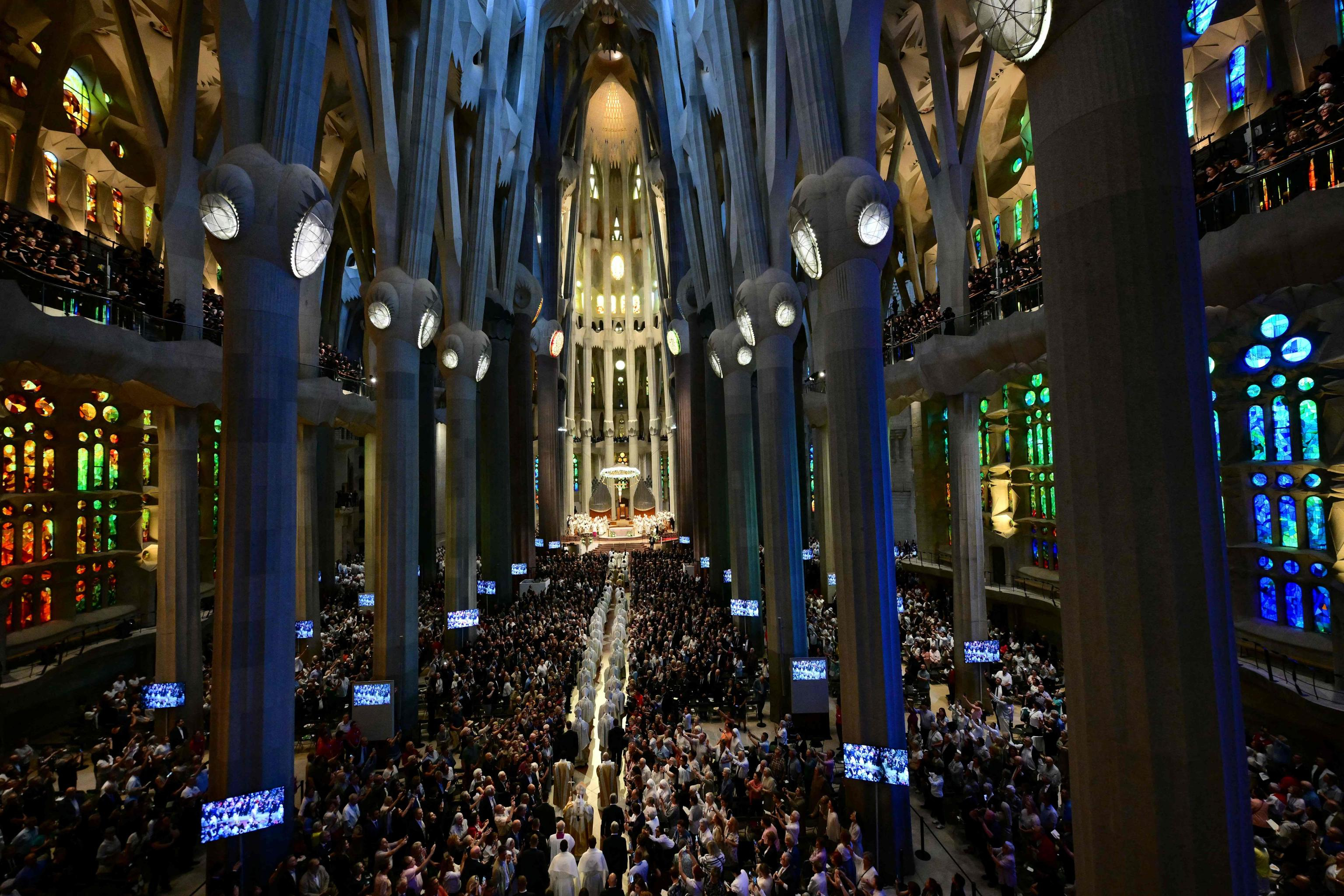La Messa presieduta da Leone XIV nella basilica della Sagrada Familia di Barcellona / AFP)