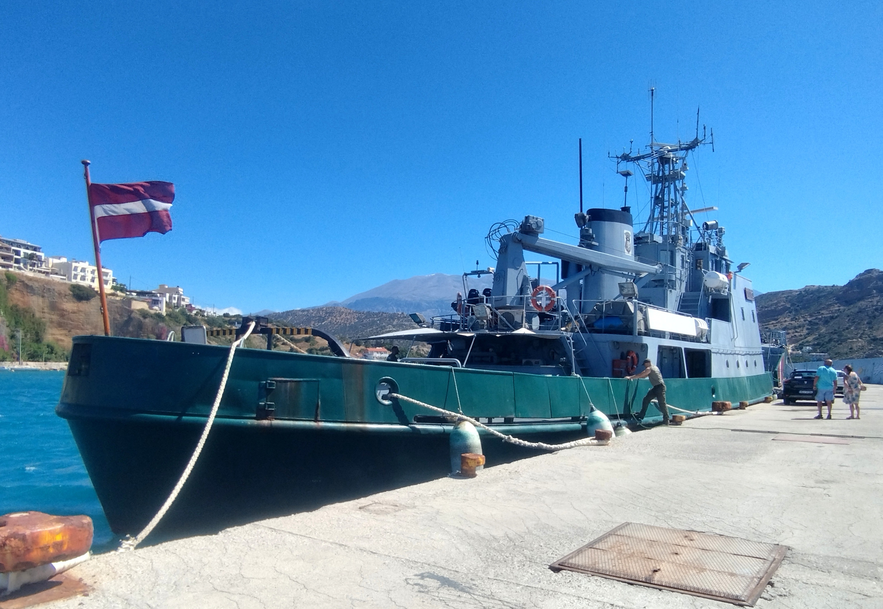 La nave di Frontex nel porto di Heraklion /Ghirardelli