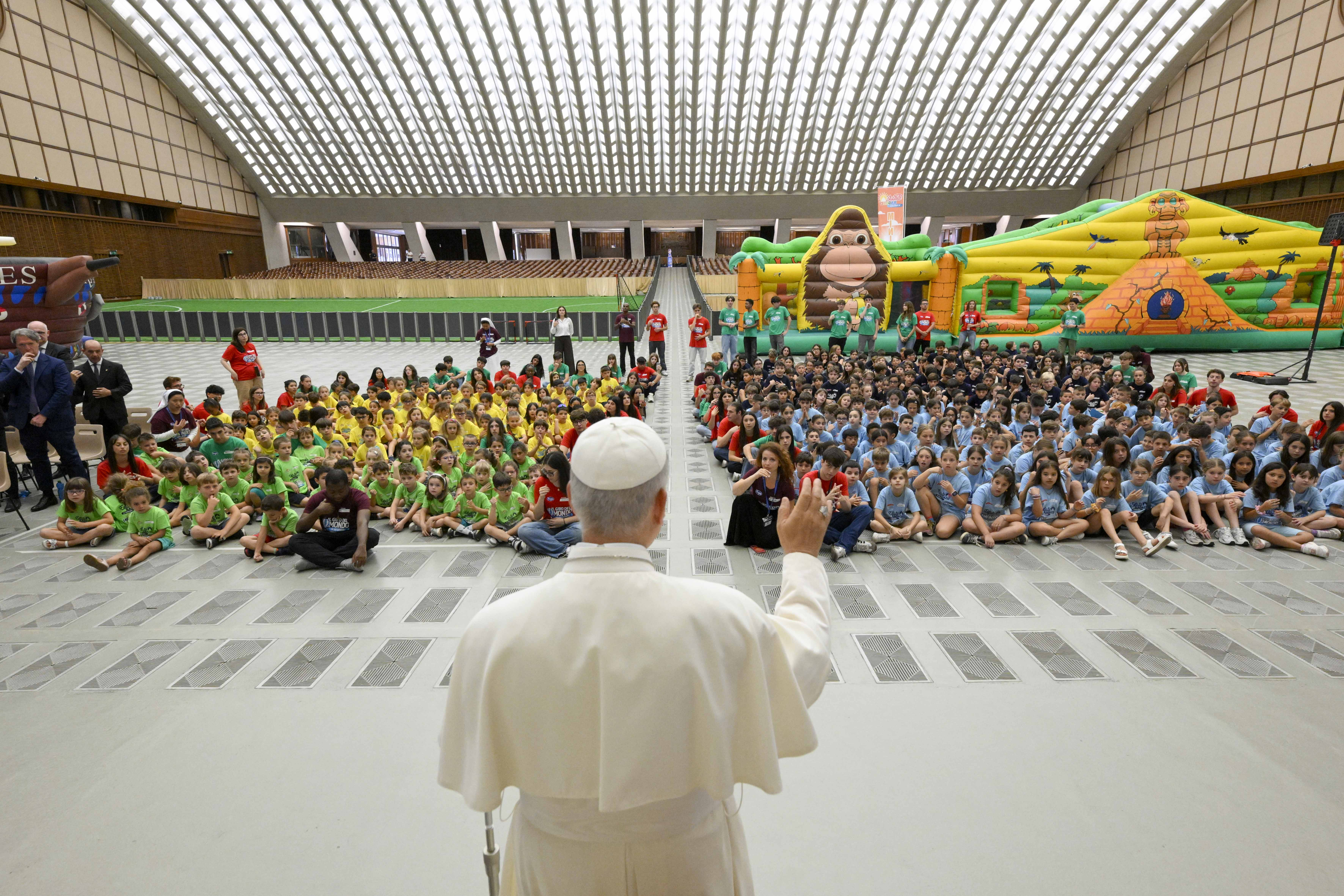 I bambini davanti al Papa in Aula Paolo VI / Vatican Media