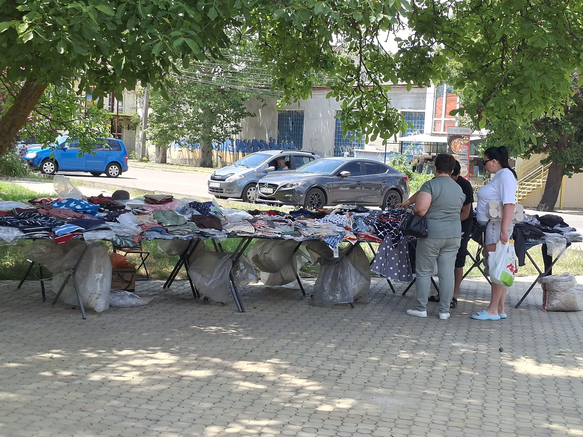 Un mercato lungo le vie di Ochakiv