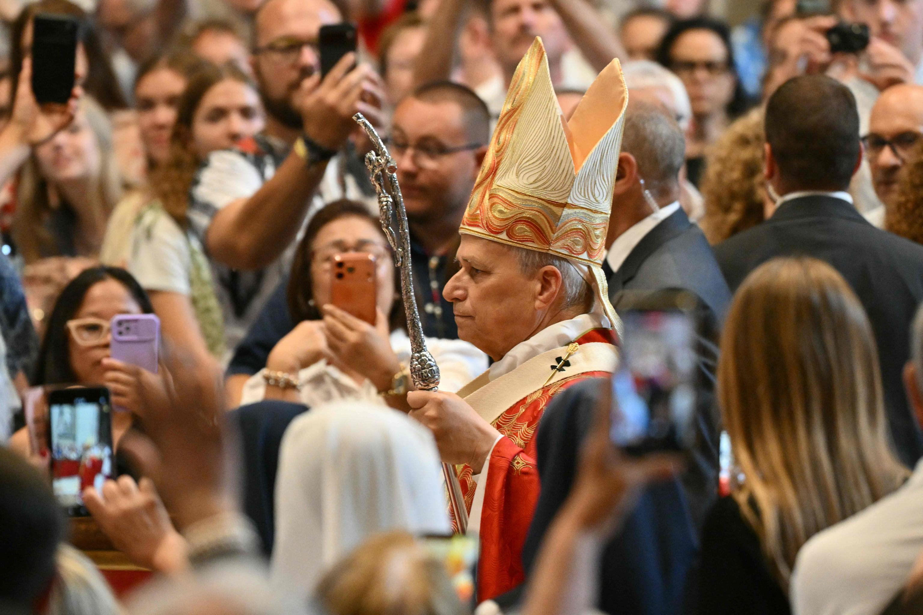 Papa Leone XIV durante la Messa per i Santi Pietro e Paolo nella Basilica Vaticana / AFP