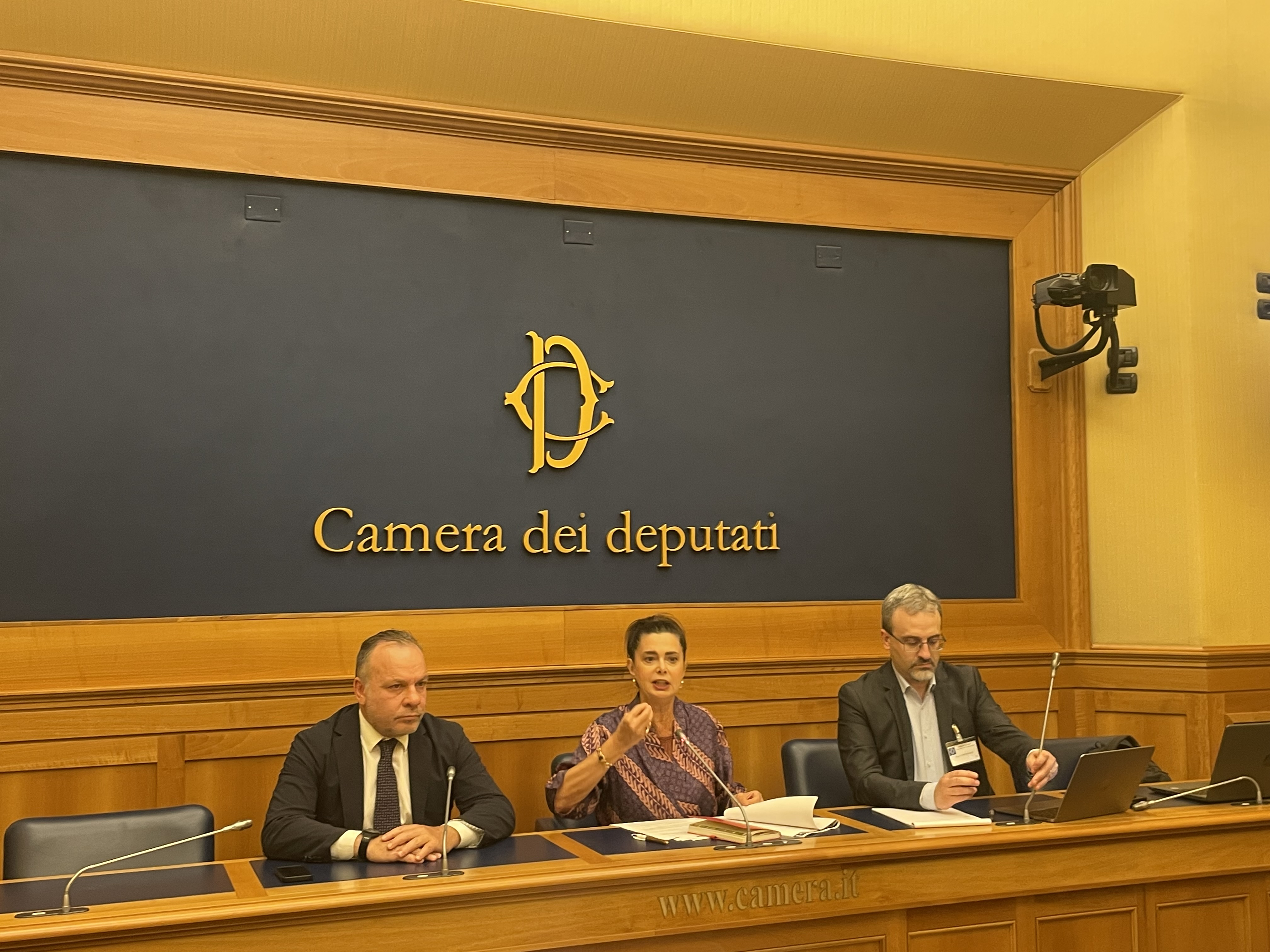Da sinistra: Armando Lomuti (M5s), Laura Boldrini (Pd) e Francesco Vignarca