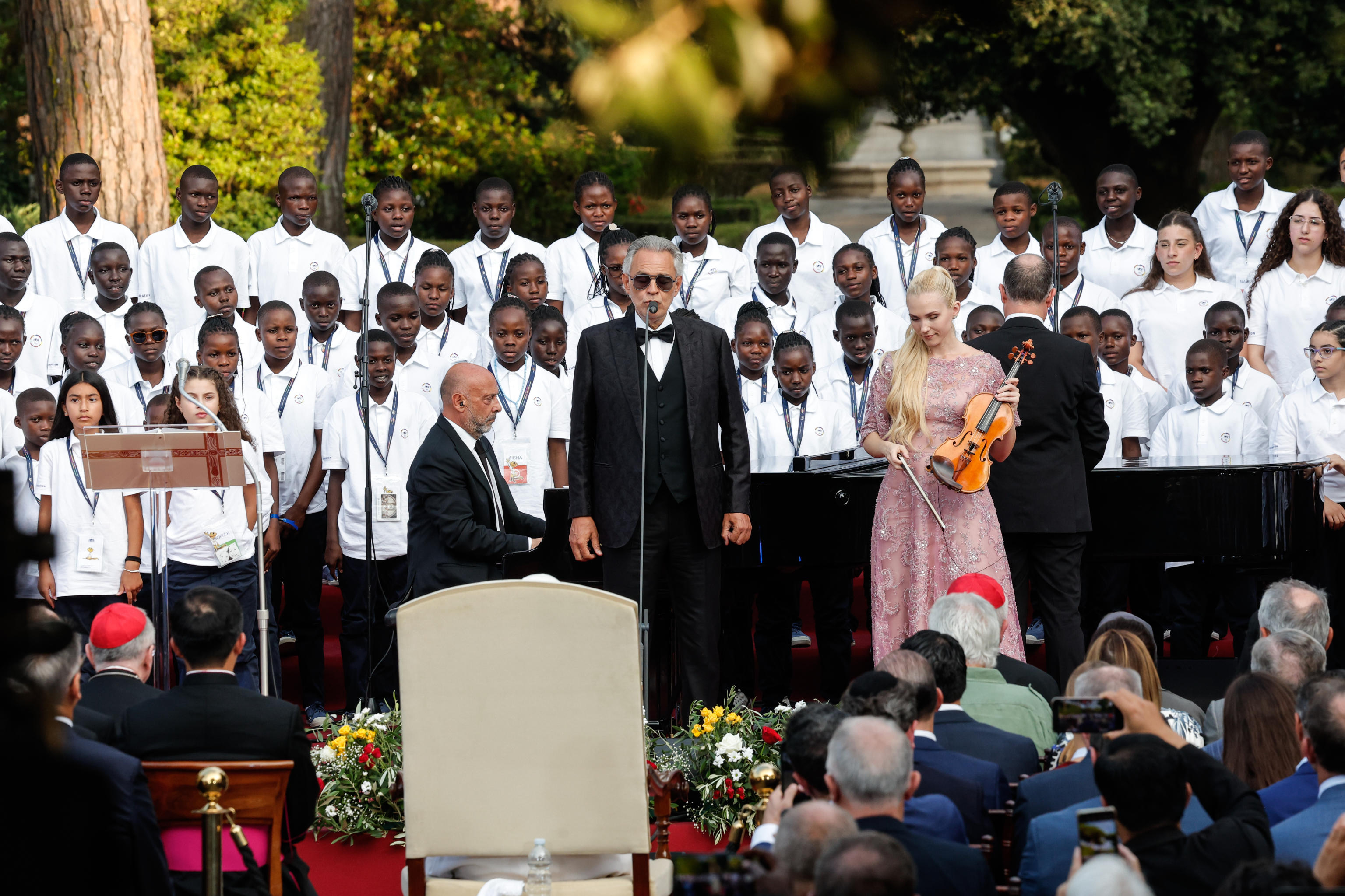 Il maestro Andrea Bocelli all'evento "Cantico di pace" al Borgo Laudato Sì con il Papa, 29 luglio 2026 - (ANSA)