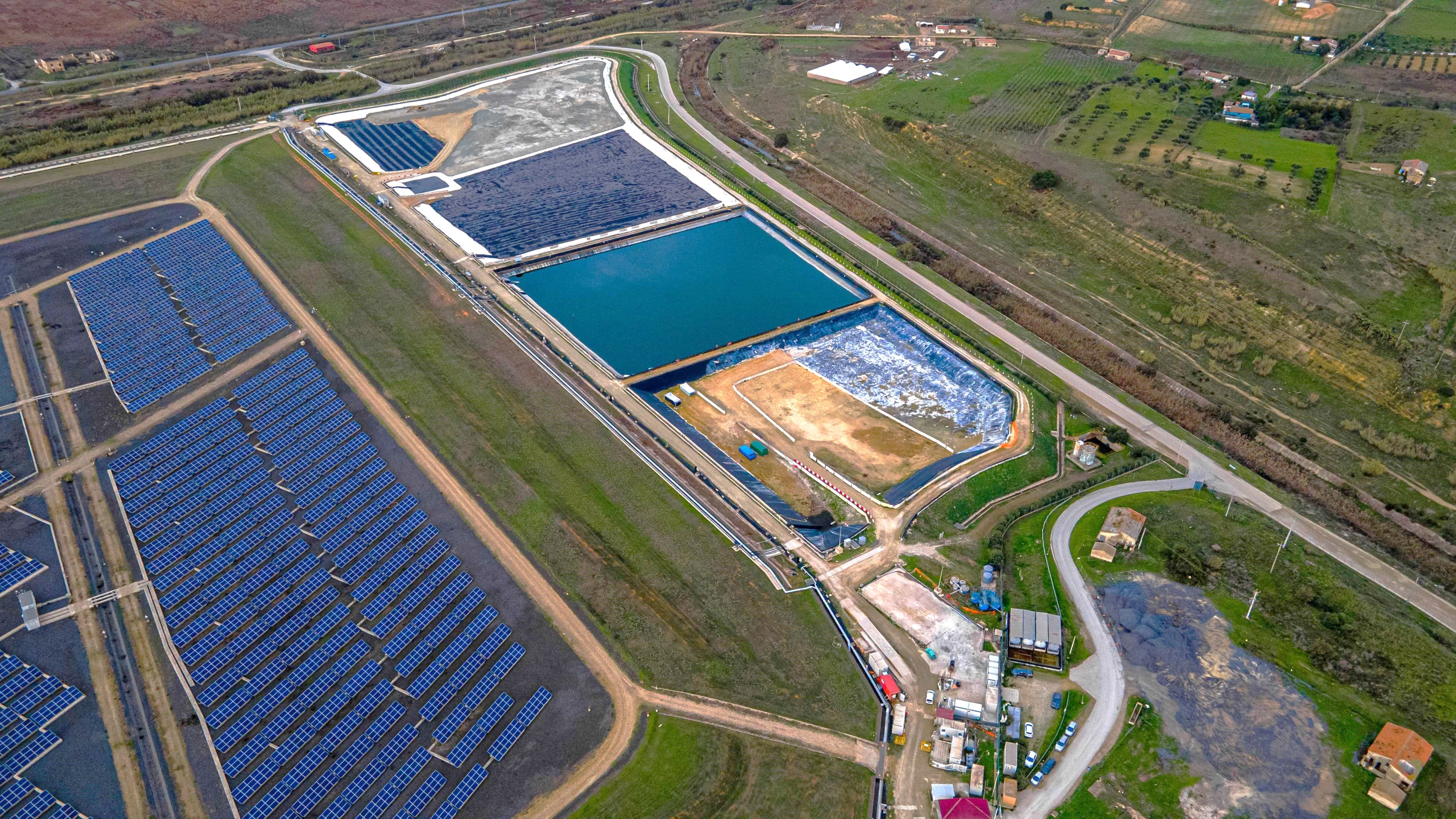 La zona industriale di Gela, in Sicilia