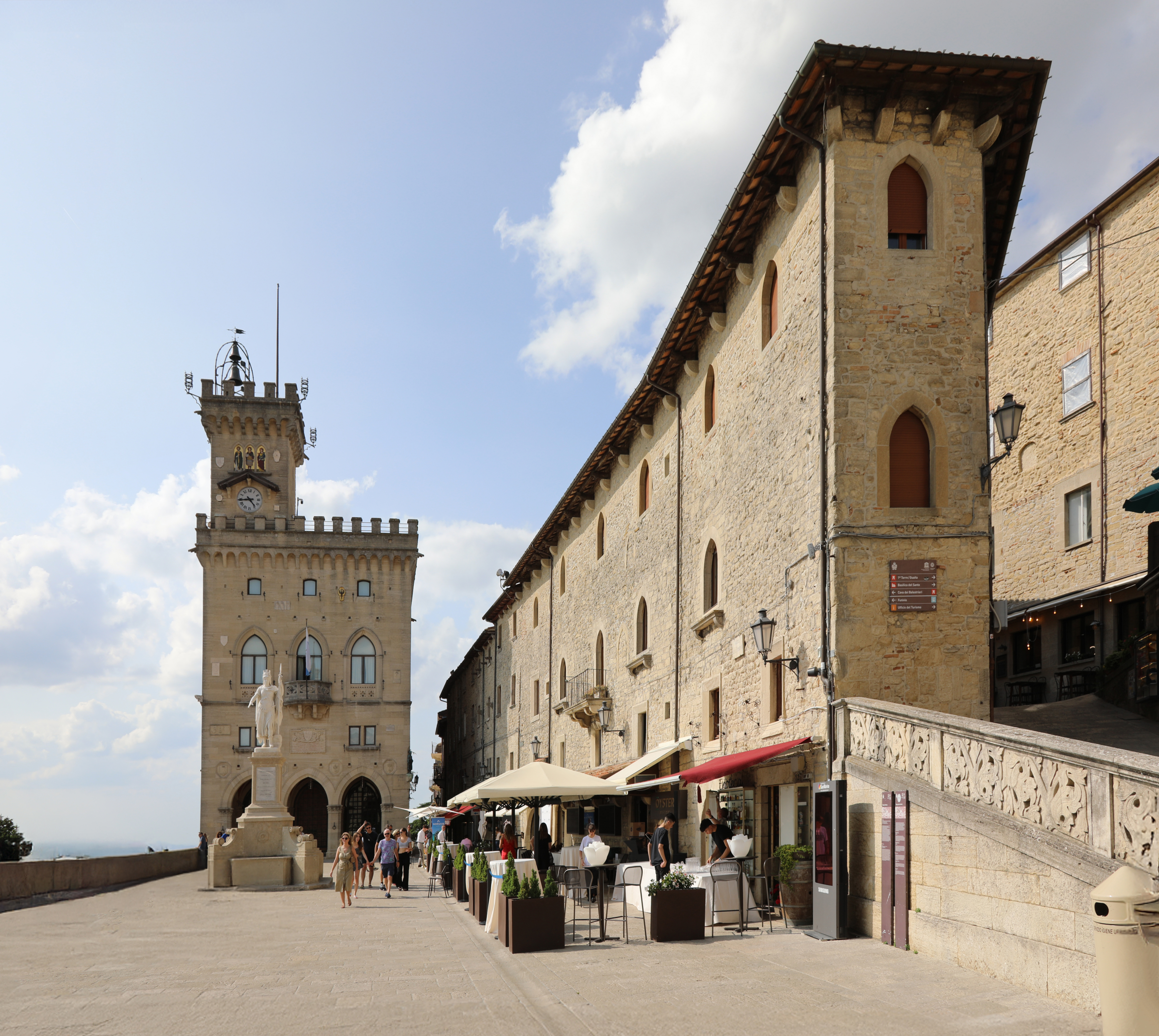 Il cuore della Repubblica di San Marino dove si fermerà Leone XIV: piazza della Libertà e il Palazzo pubblico