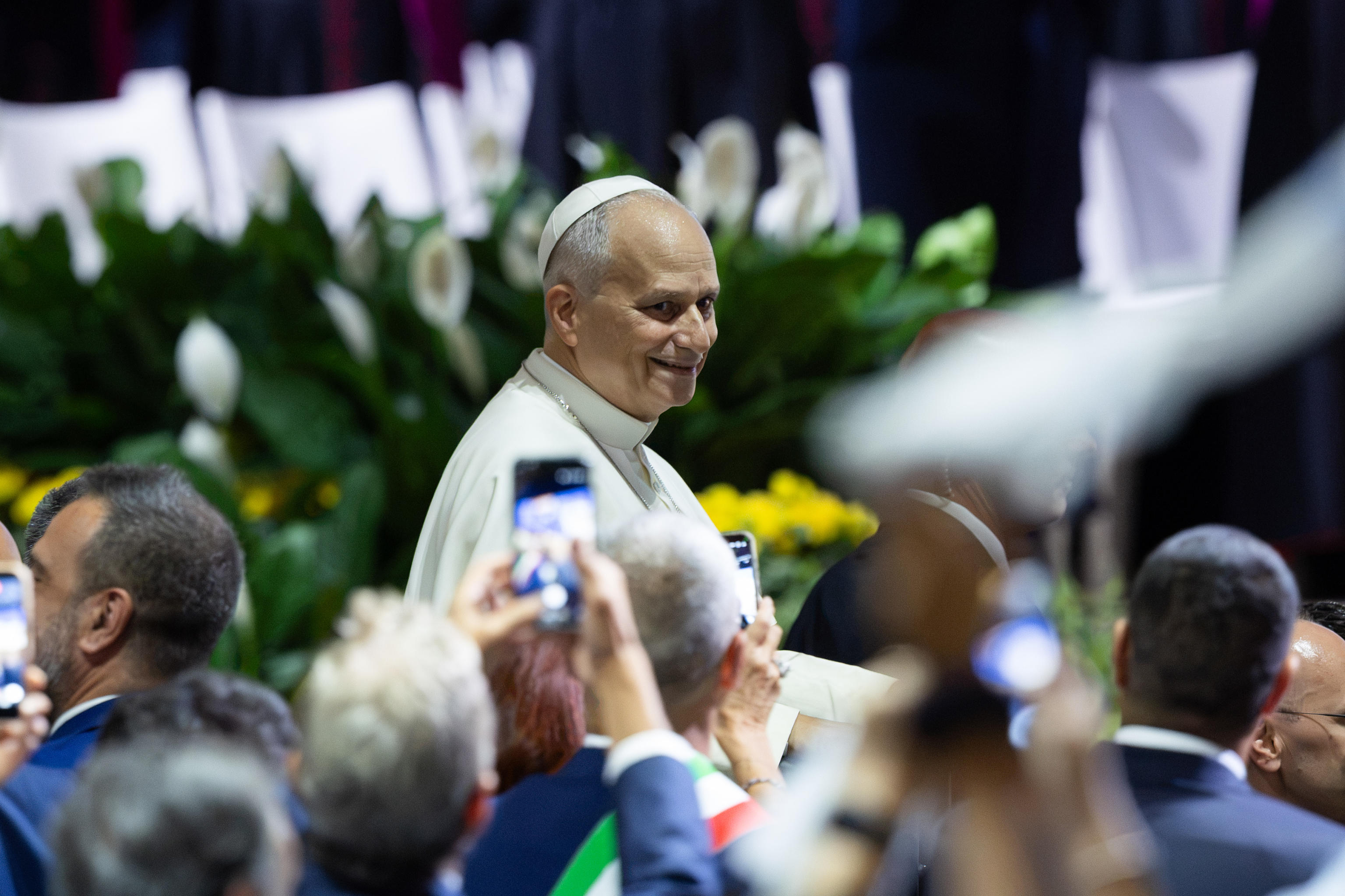 Il volto sorridente del Papa tra la folla al Meeting / ANSA&nbsp;