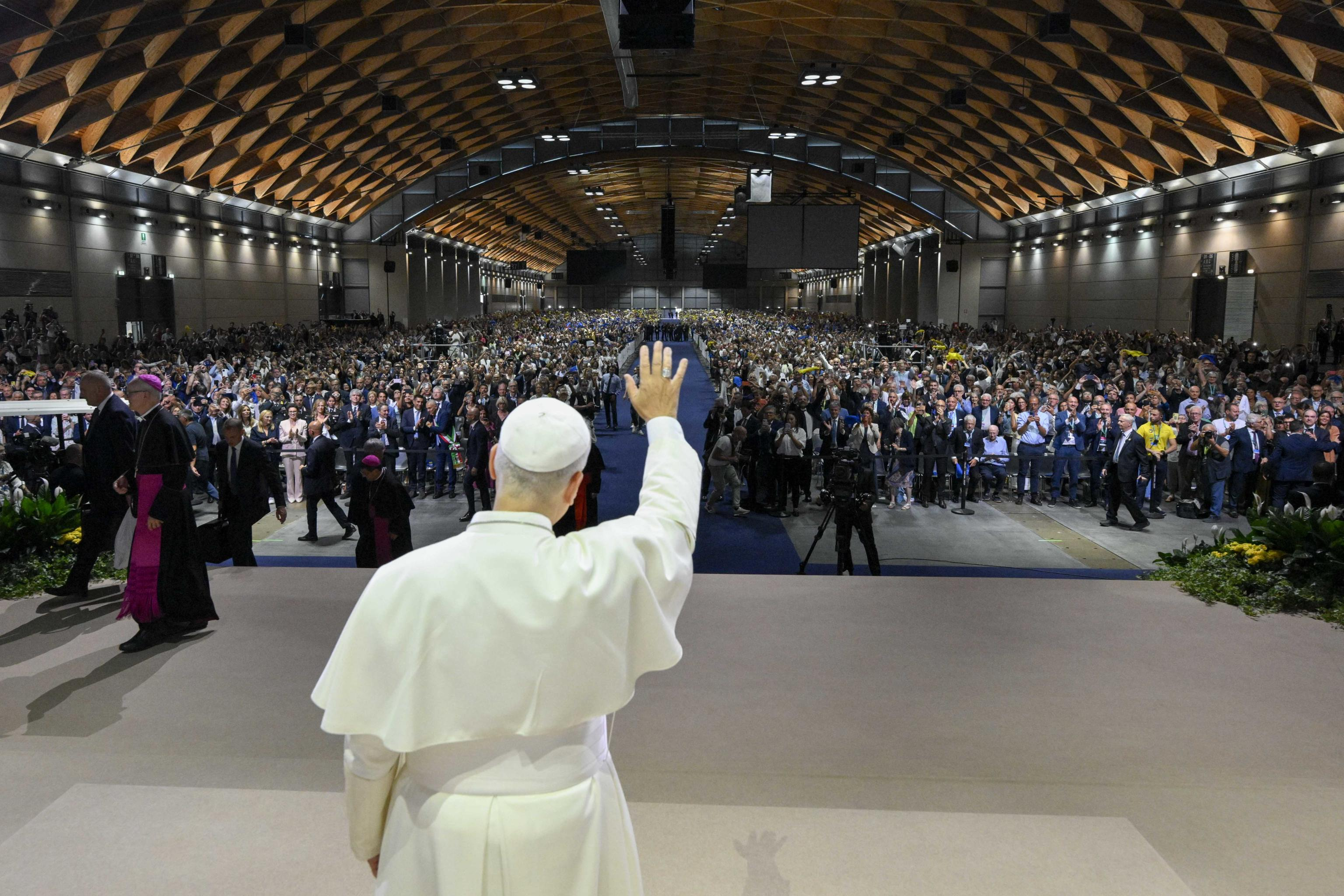 Papa Leone XIV nel Grand Auditorium al Meeting di Rimini / VATICAN MEDIA