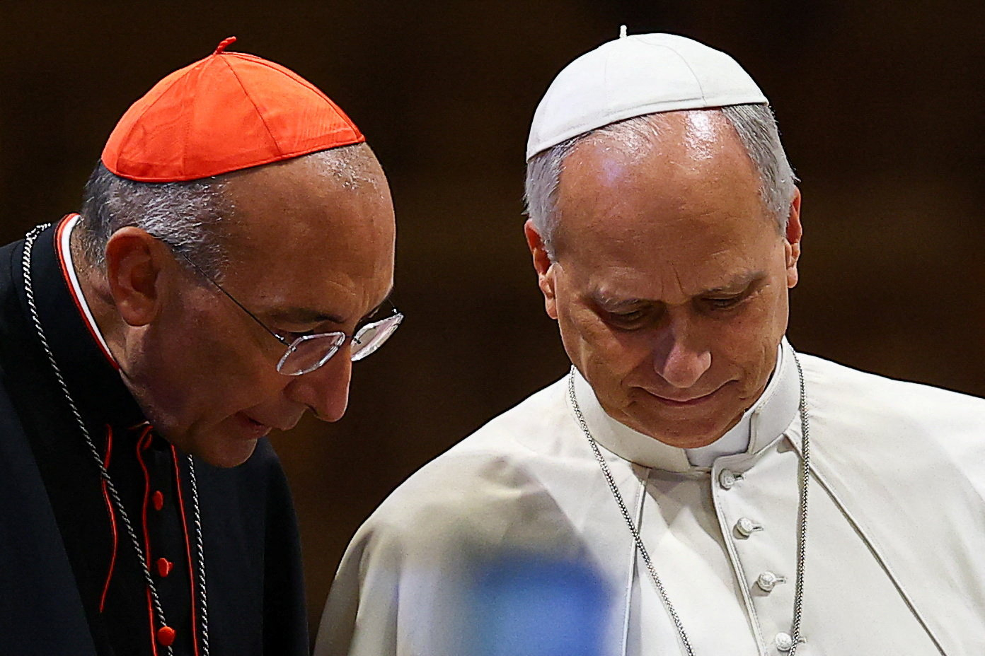 Papa Leone XIV insieme al cardinale vicario della diocesi di Roma, Baldo Reina, prima dell'assemblea di inizio anno pastorale nella Basilica di San Giovanni in Laterano, 18 settembre 202 - REUTERS/Guglielmo Mangiapane