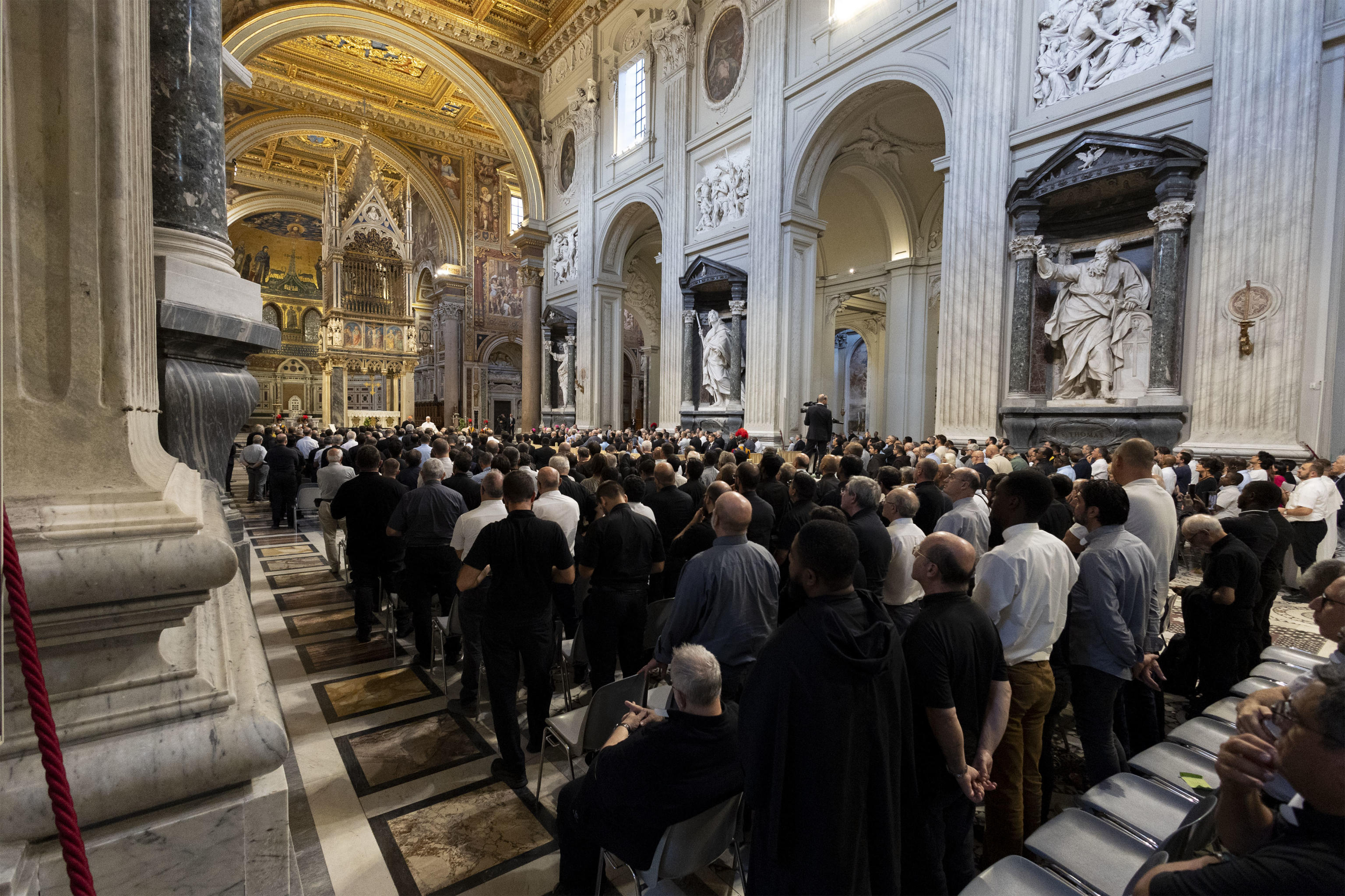 I Fedeli nella Basilica di San Giovanni per l'inizio dell'anno pastorale, 18 settembre 2026 - ANSA/MASSIMO PERCOSSI