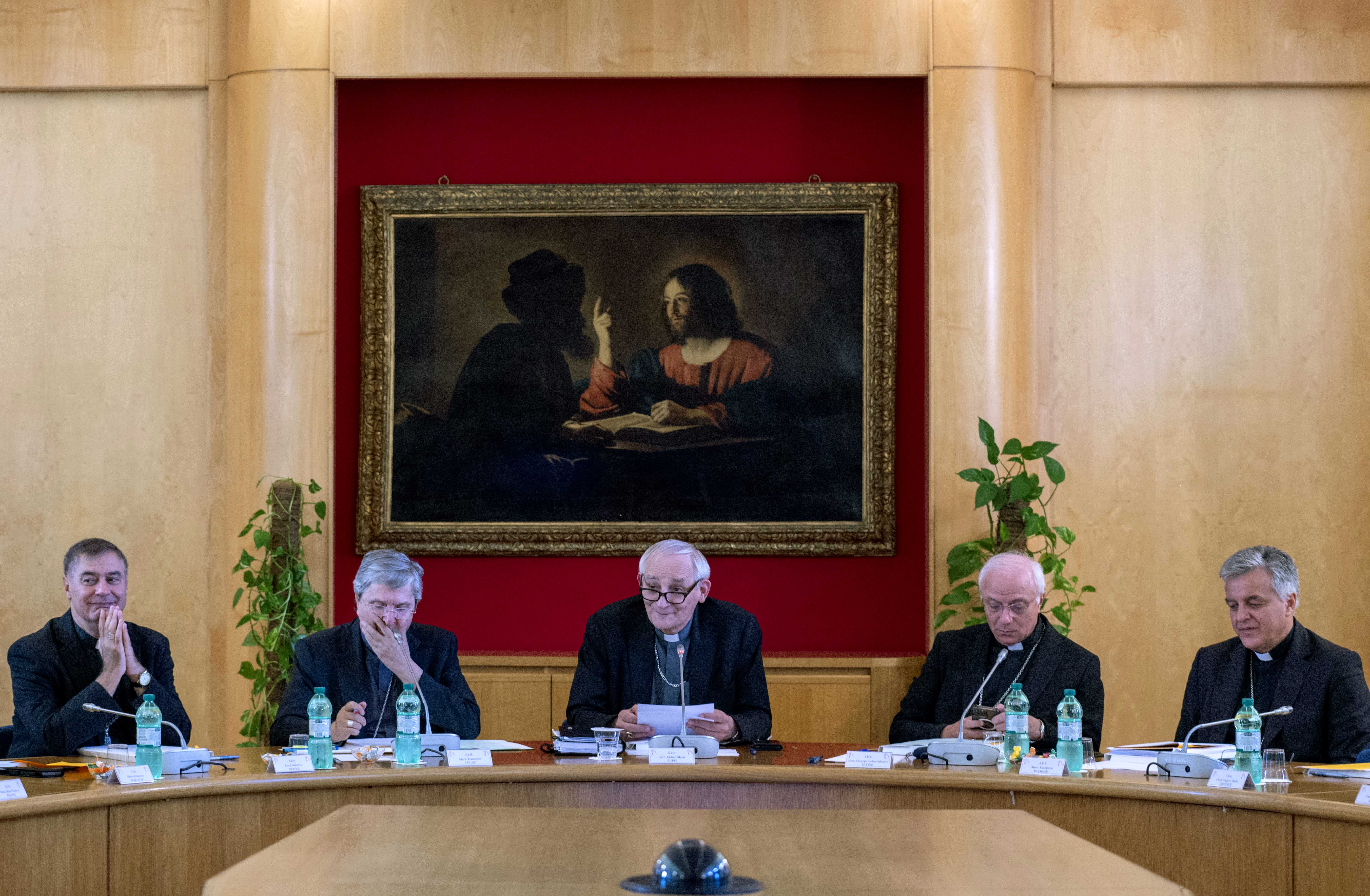 Il cardinale Matteo Zuppi, presidente della Cei, apre il Consiglio episcopale permanente / SICILIANI