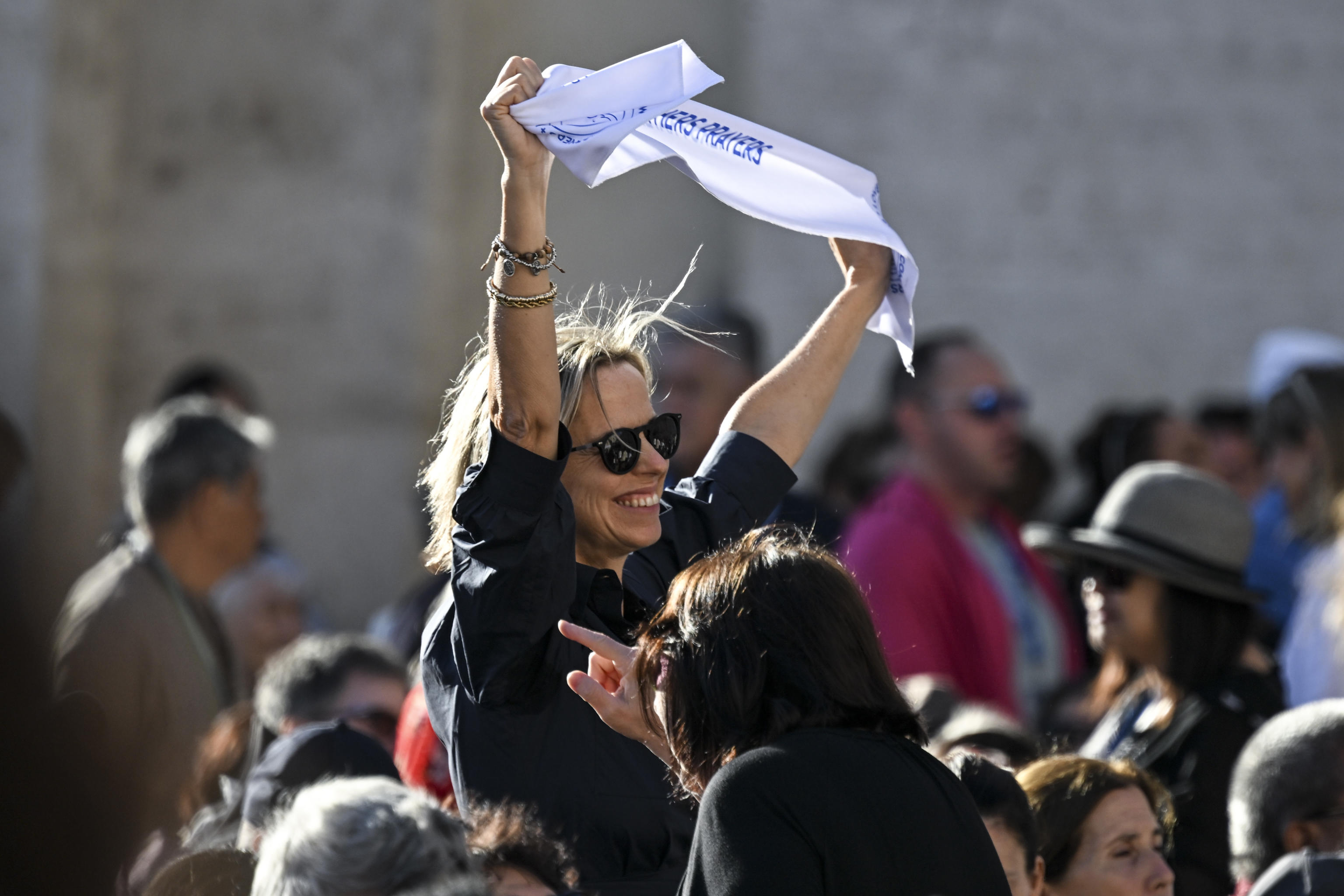 Fedeli in piazza San Pietro durante l'udienza generale, 23 September 2026 - (ANSA/RICCARDO ANTIMIANI)