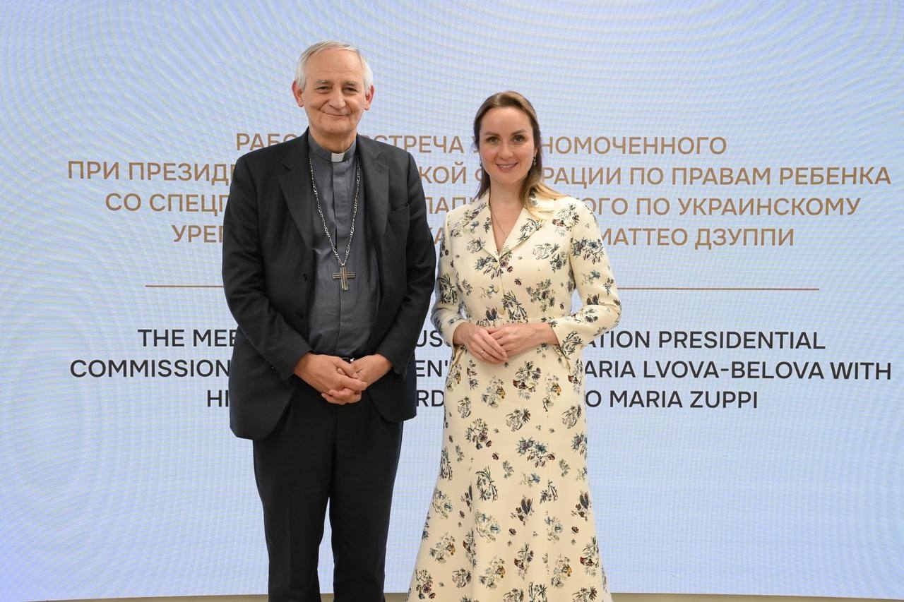 Il cardinale Matteo Zuppi a Mosca con la commissaria russa per i diritti dell'infanzia, Maria Lvova-Belova / Commissaria russa per i diritti dell'infanzia