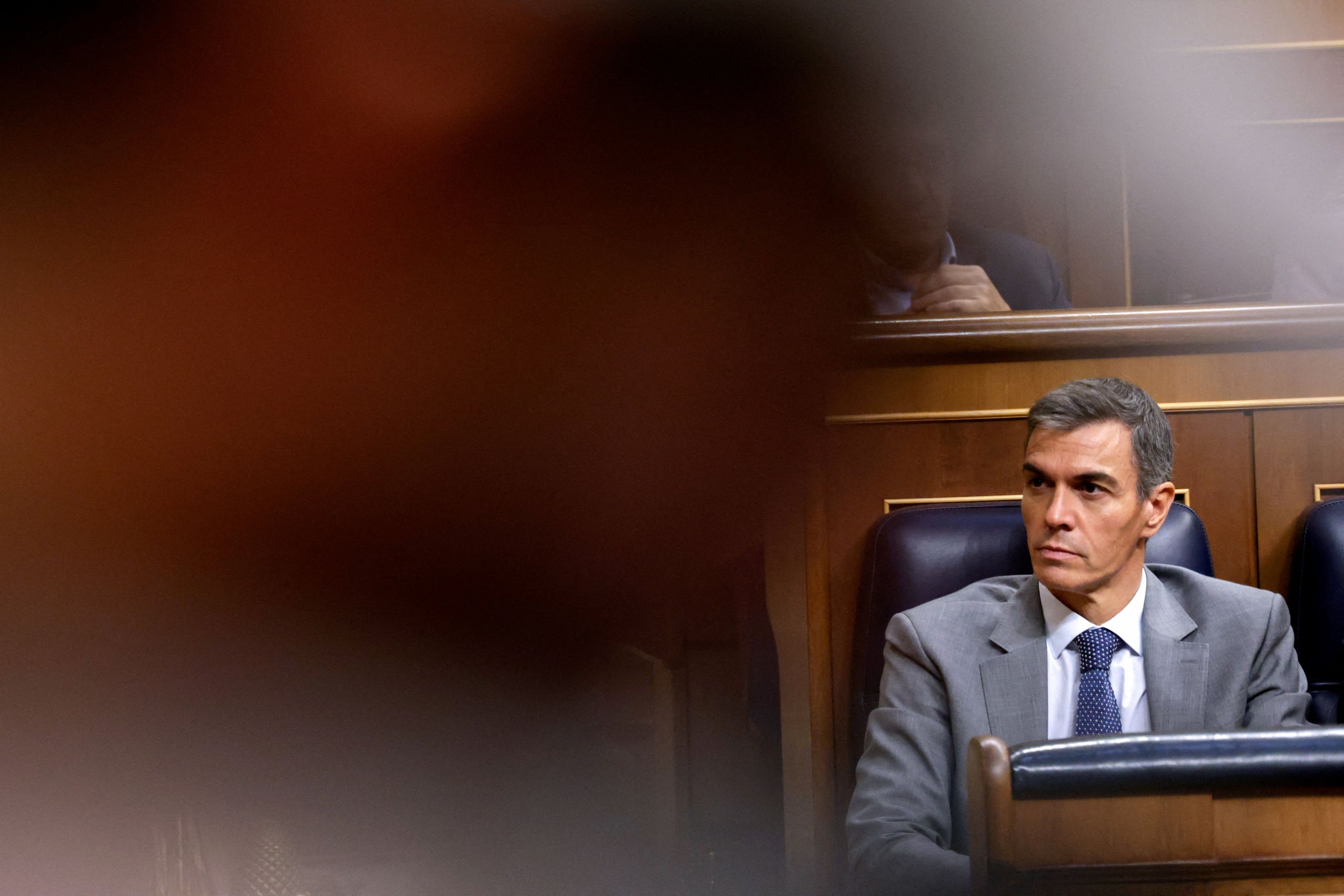 Il premier spagnolo Pedro Sanchez oggi in aula a Madrid/Reuters