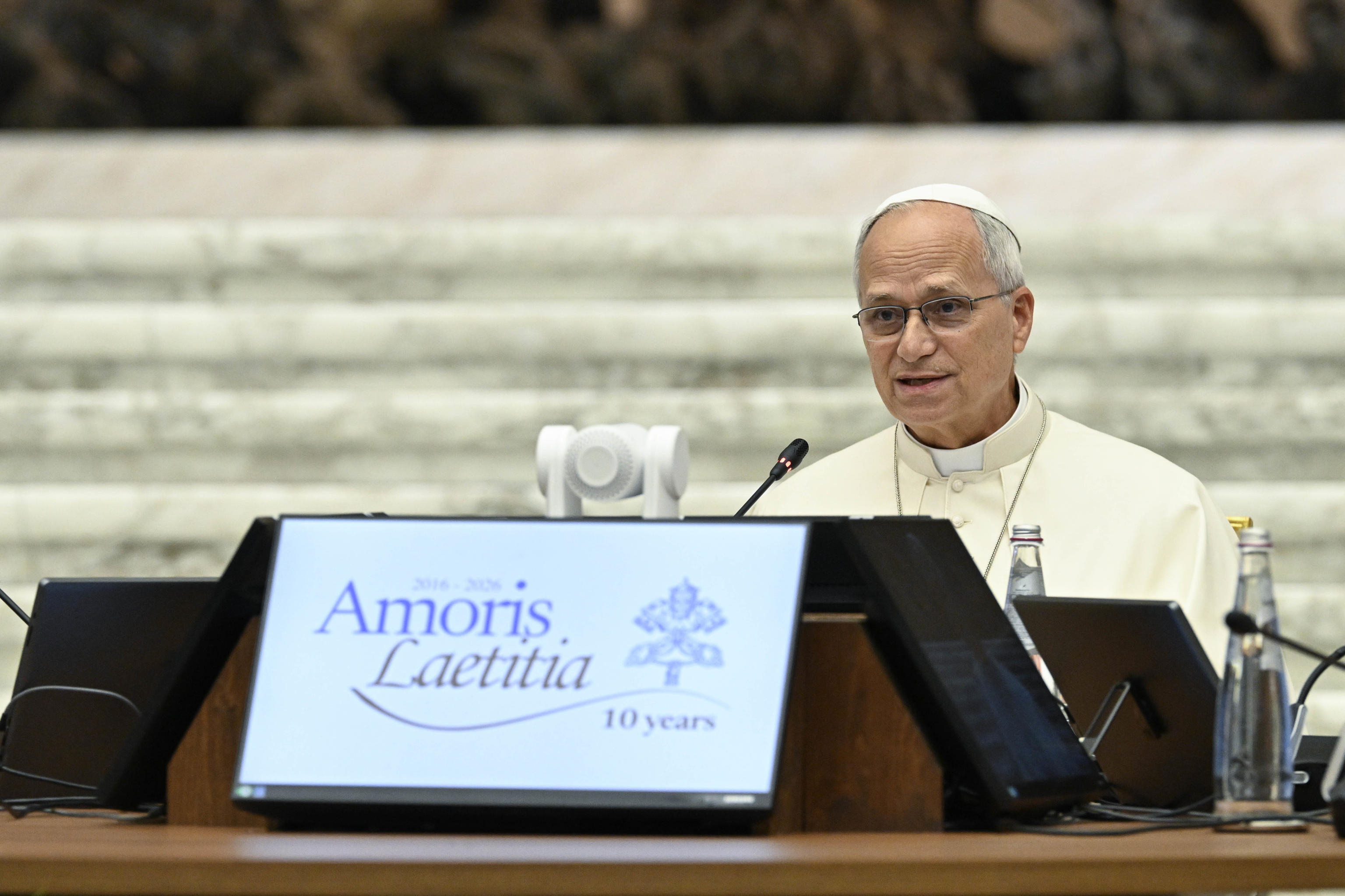Papa Leone XIV apre in Vaticano l'incontro sulla famiglia con i vescovi di tutto il mondo / VATICAN MEDIA