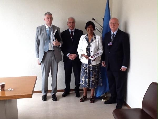Marco Mascia (al centro), con Navi Pillay a Ginevra nel 2012. A destra, Antonio Papisca / M.Mascia
