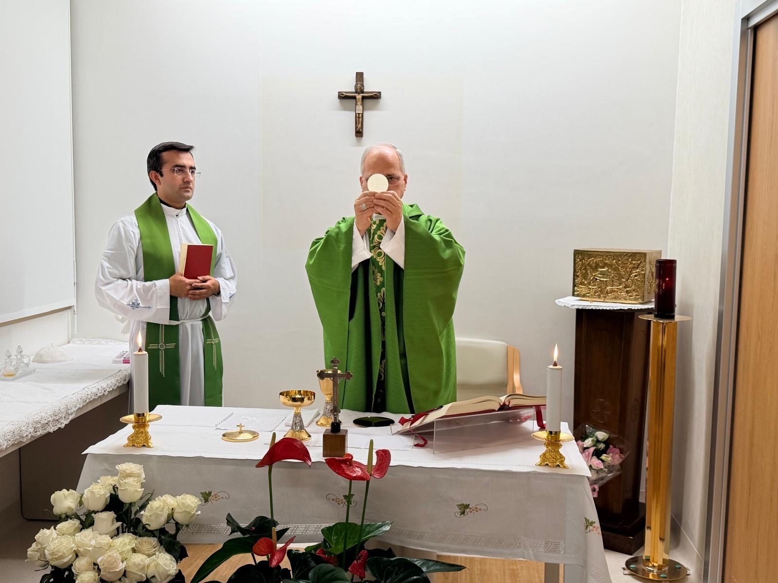 La Messa presieduta da papa Leone XIV al policlinico Gemelli di Roma dove è ricoverato e dove è stato operato per il tumore / VATICAN MEDIA